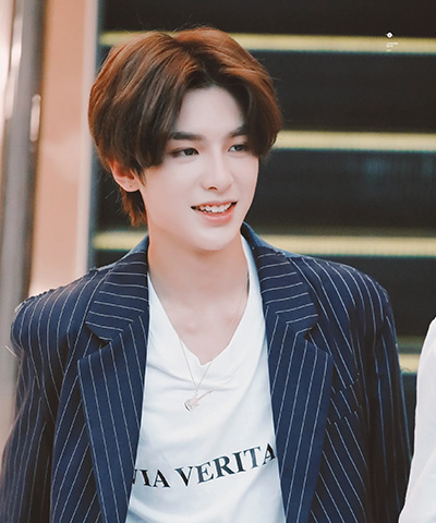 黄明昊